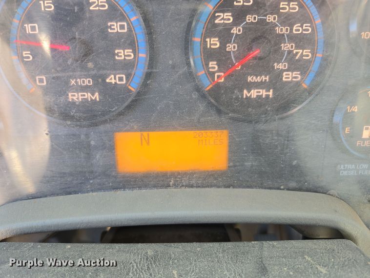 image for item EI4101 2010 International Durastar 4300 truck cab and chassis