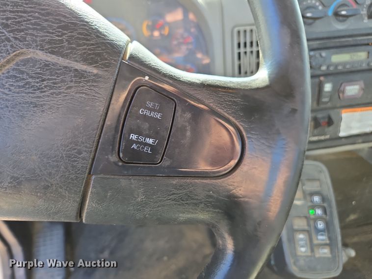 image for item EI4101 2010 International Durastar 4300 truck cab and chassis