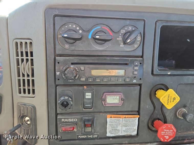 image for item EI4101 2010 International Durastar 4300 truck cab and chassis