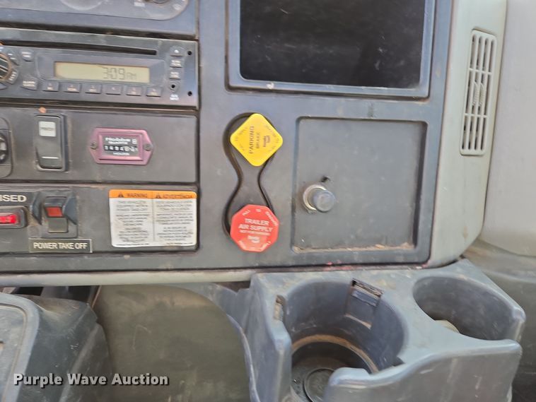 image for item EI4101 2010 International Durastar 4300 truck cab and chassis