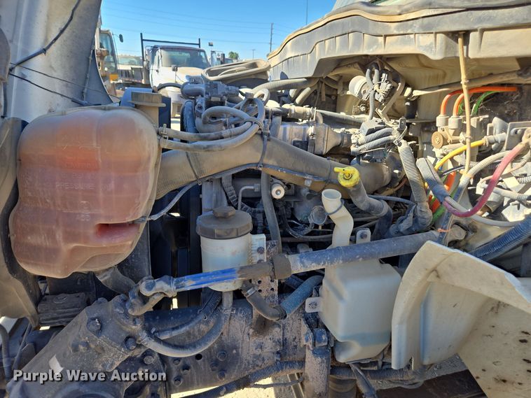 image for item EI4101 2010 International Durastar 4300 truck cab and chassis