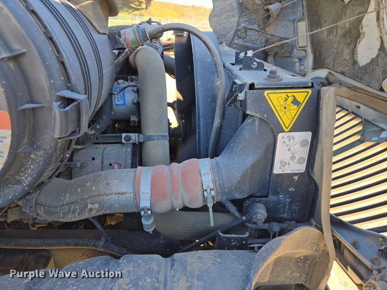 image for item EI4101 2010 International Durastar 4300 truck cab and chassis