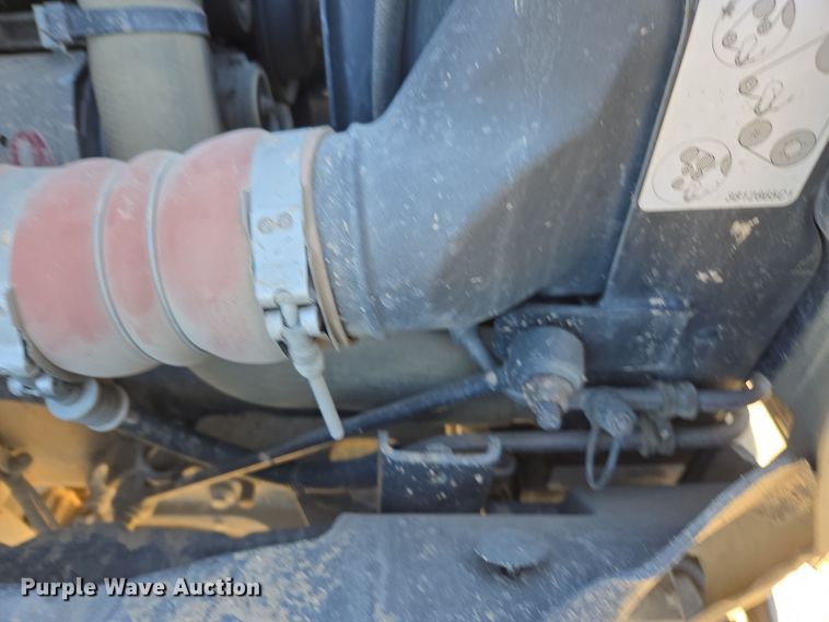 image for item EI4101 2010 International Durastar 4300 truck cab and chassis