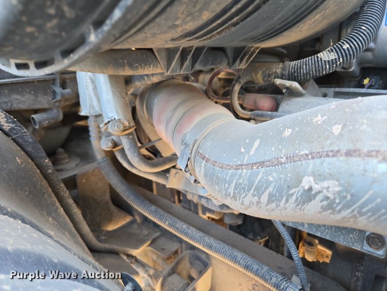 image for item EI4101 2010 International Durastar 4300 truck cab and chassis