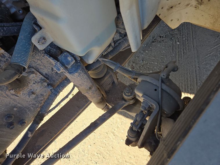 image for item EI4101 2010 International Durastar 4300 truck cab and chassis