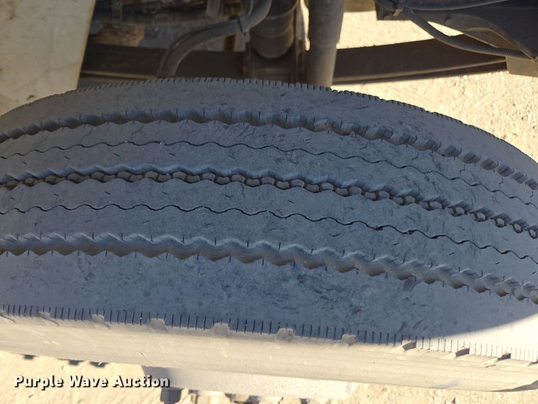 image for item EI4101 2010 International Durastar 4300 truck cab and chassis