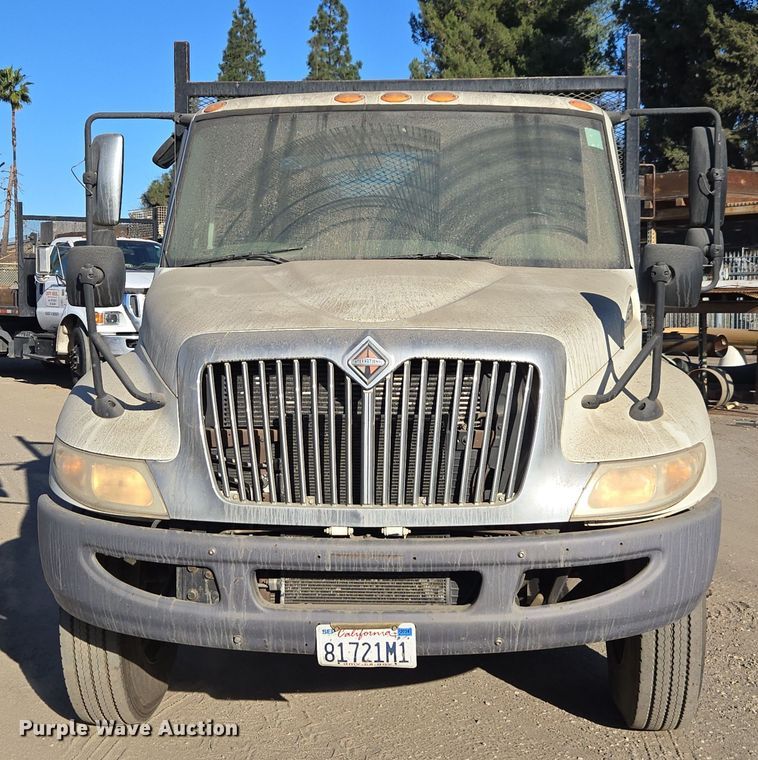 image for item EI4102 2010 International Durastar 4300 dump flatbed truck