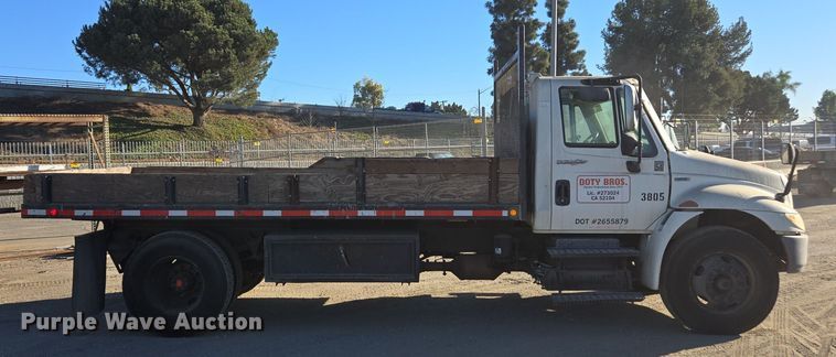 image for item EI4102 2010 International Durastar 4300 dump flatbed truck