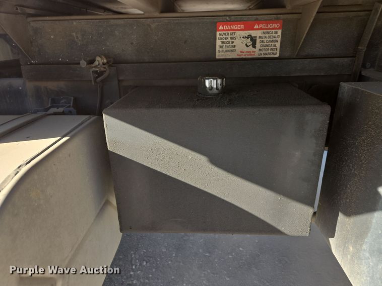 image for item EI4102 2010 International Durastar 4300 dump flatbed truck