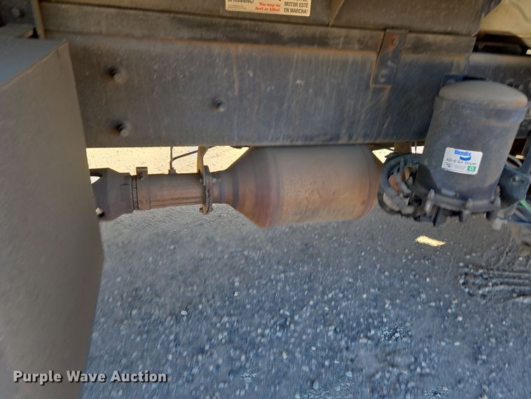 image for item EI4102 2010 International Durastar 4300 dump flatbed truck