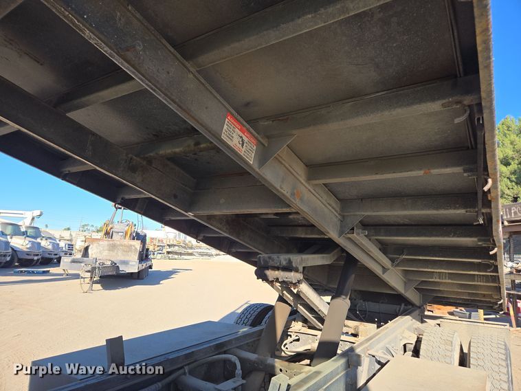 image for item EI4102 2010 International Durastar 4300 dump flatbed truck