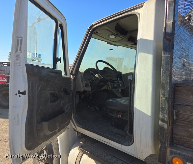 image for item EI4102 2010 International Durastar 4300 dump flatbed truck