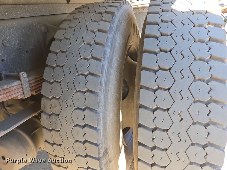 image for item EI4102 2010 International Durastar 4300 dump flatbed truck