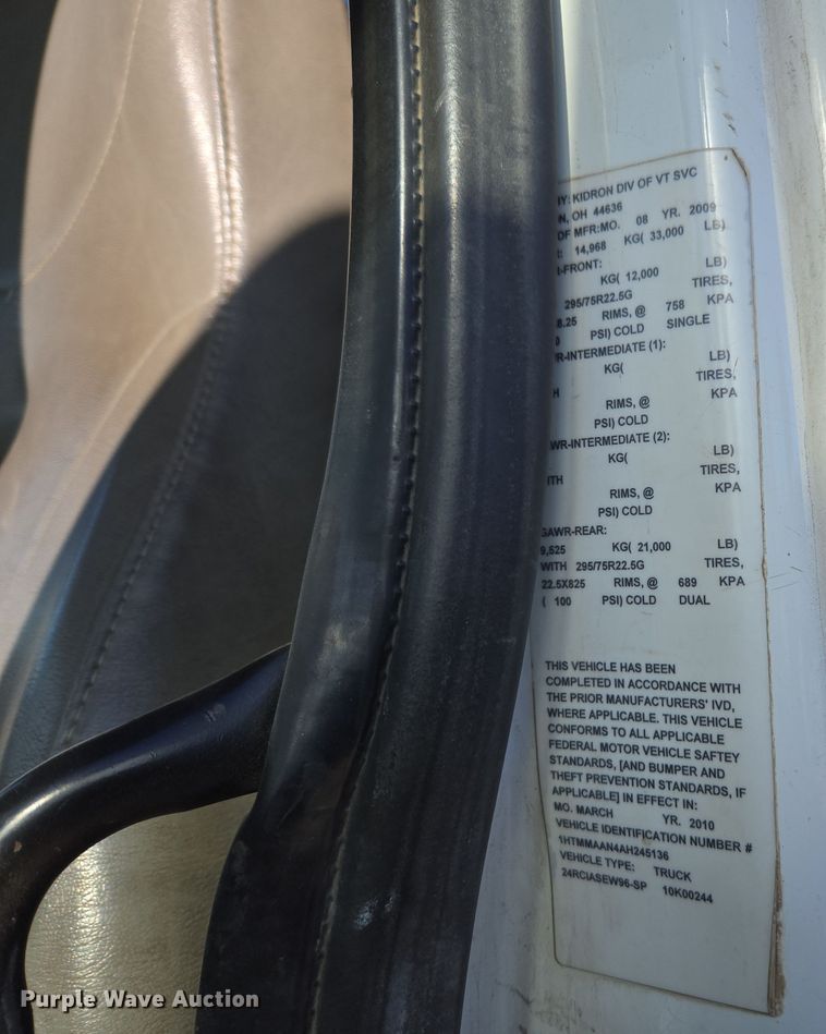 image for item EI4102 2010 International Durastar 4300 dump flatbed truck