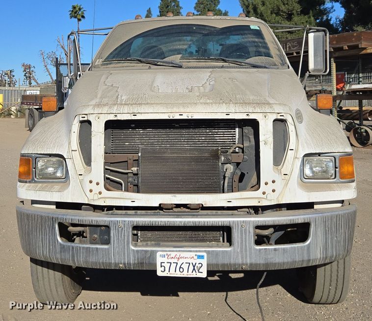 image for item EI4103 2009 Ford  F750 Super Duty XL truck cab and chassis