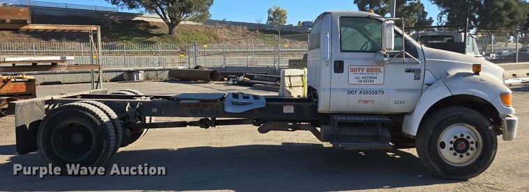 image for item EI4103 2009 Ford  F750 Super Duty XL truck cab and chassis