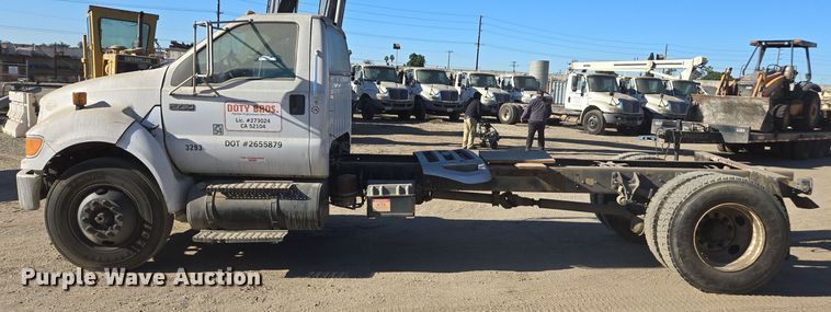 image for item EI4103 2009 Ford  F750 Super Duty XL truck cab and chassis