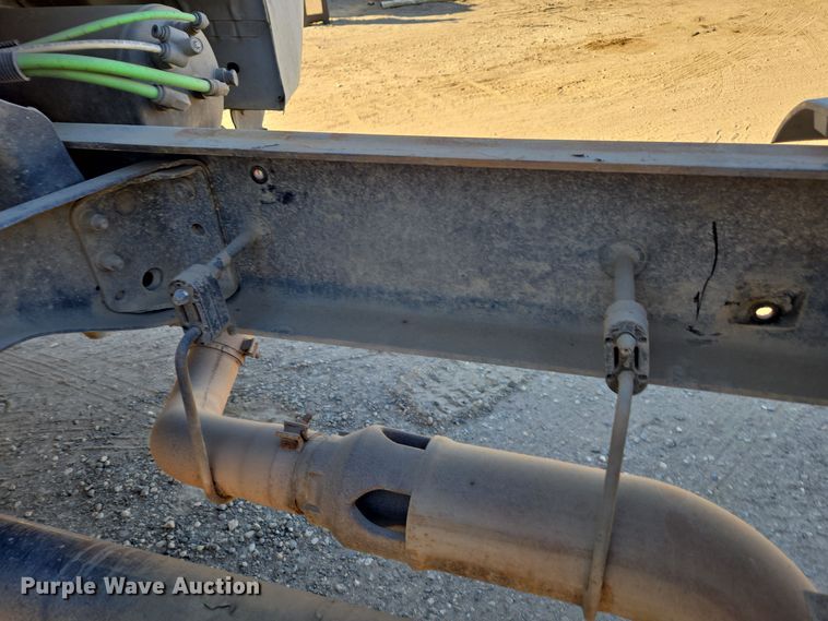 image for item EI4103 2009 Ford  F750 Super Duty XL truck cab and chassis