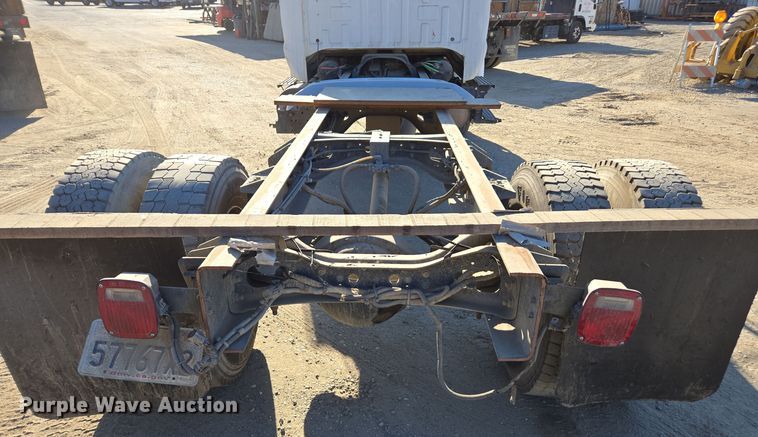 image for item EI4103 2009 Ford  F750 Super Duty XL truck cab and chassis