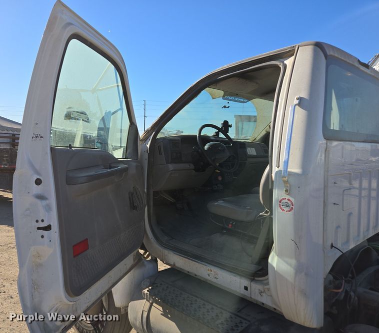 image for item EI4103 2009 Ford  F750 Super Duty XL truck cab and chassis