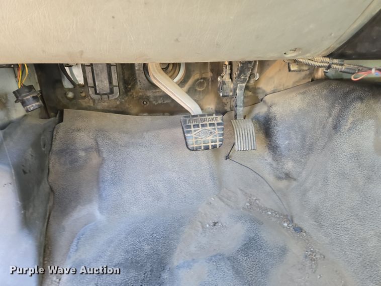 image for item EI4103 2009 Ford  F750 Super Duty XL truck cab and chassis