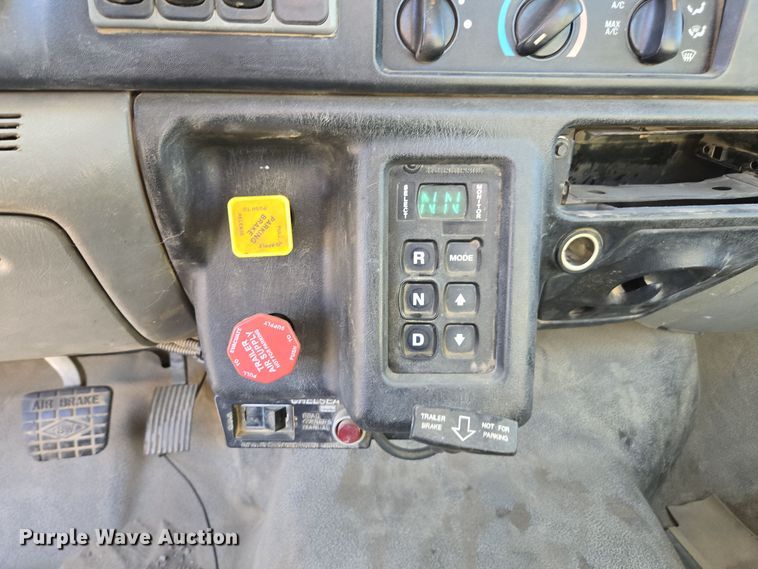 image for item EI4103 2009 Ford  F750 Super Duty XL truck cab and chassis