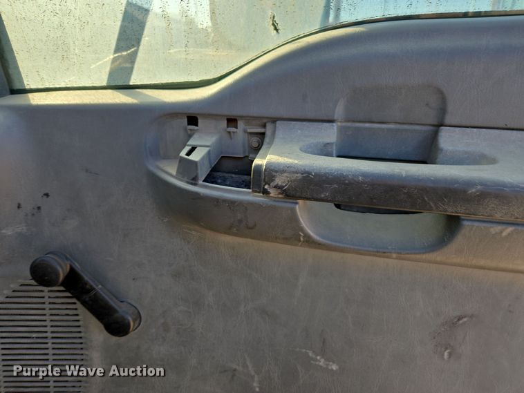 image for item EI4103 2009 Ford  F750 Super Duty XL truck cab and chassis