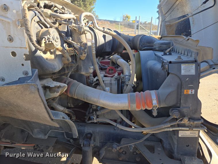 image for item EI4103 2009 Ford  F750 Super Duty XL truck cab and chassis