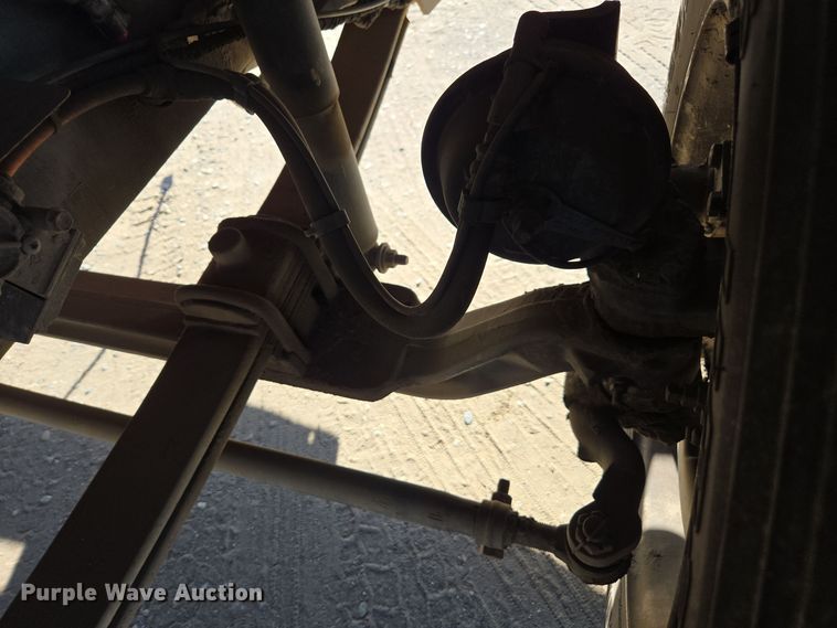 image for item EI4103 2009 Ford  F750 Super Duty XL truck cab and chassis