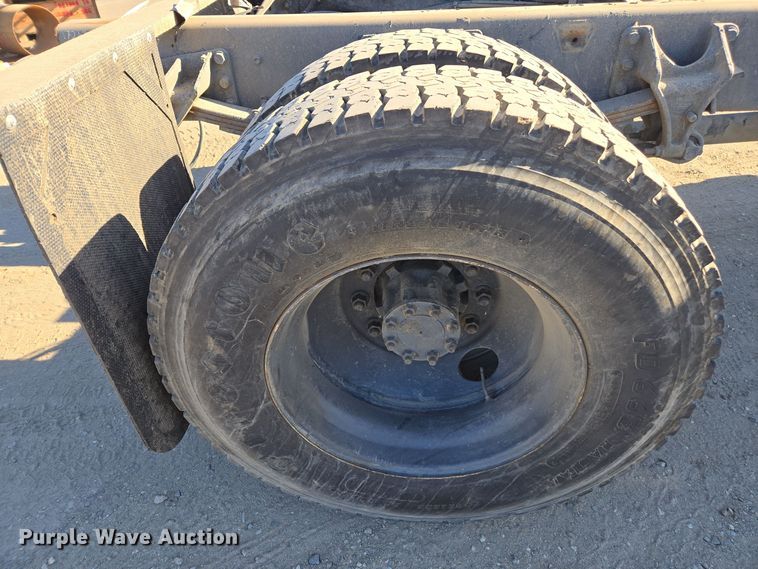 image for item EI4103 2009 Ford  F750 Super Duty XL truck cab and chassis