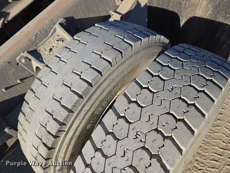 image for item EI4103 2009 Ford  F750 Super Duty XL truck cab and chassis