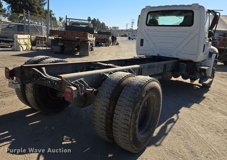 image for item EI4104 2010 International Durastar 4300 truck cab and chassis