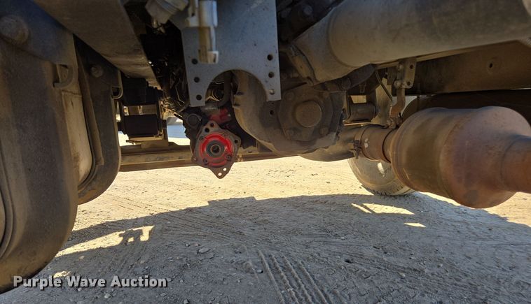 image for item EI4104 2010 International Durastar 4300 truck cab and chassis