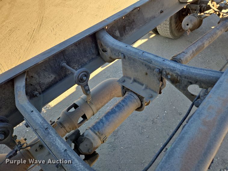 image for item EI4104 2010 International Durastar 4300 truck cab and chassis