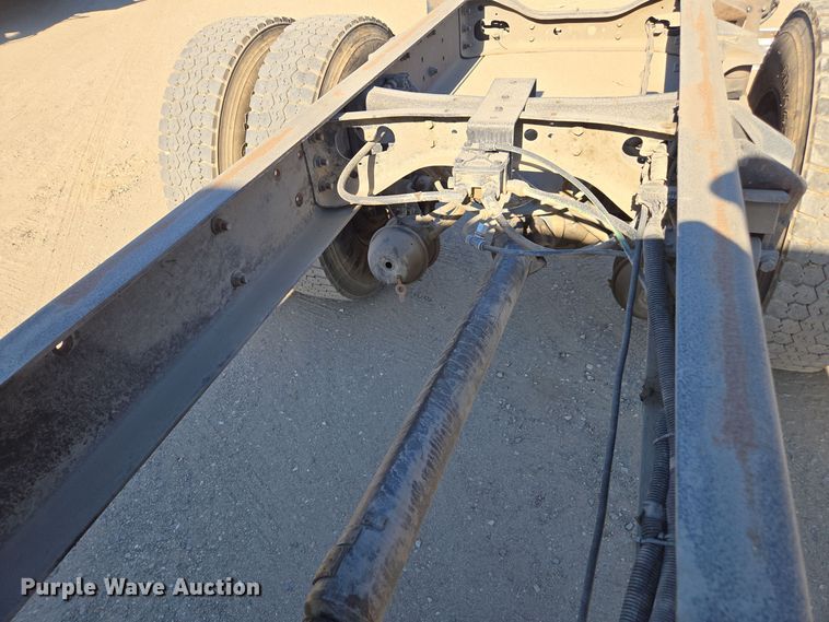 image for item EI4104 2010 International Durastar 4300 truck cab and chassis