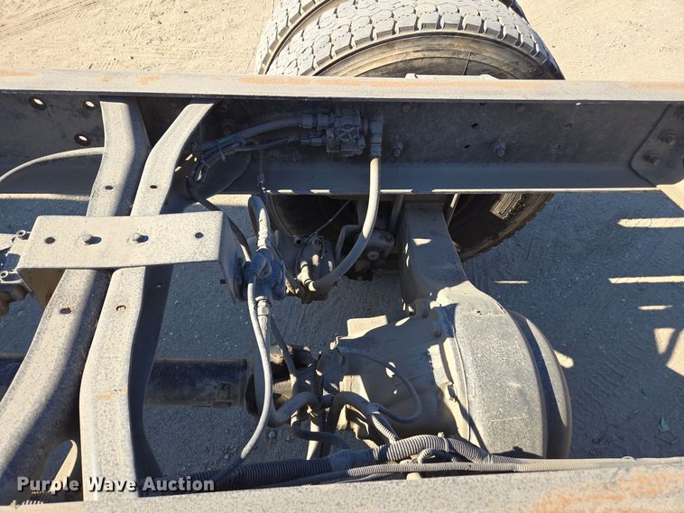 image for item EI4104 2010 International Durastar 4300 truck cab and chassis