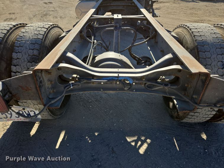 image for item EI4104 2010 International Durastar 4300 truck cab and chassis