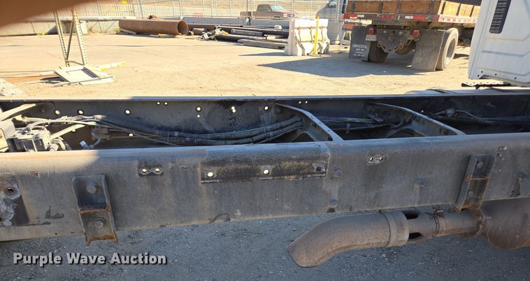 image for item EI4104 2010 International Durastar 4300 truck cab and chassis