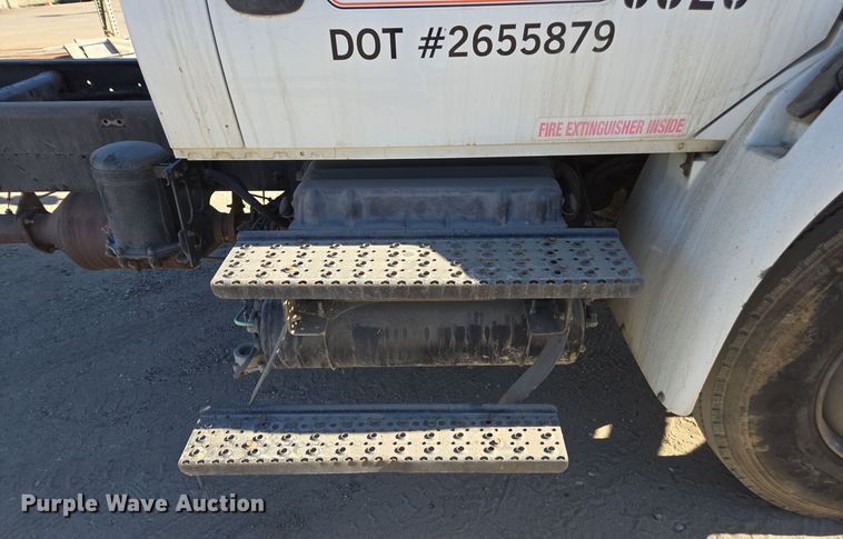 image for item EI4104 2010 International Durastar 4300 truck cab and chassis