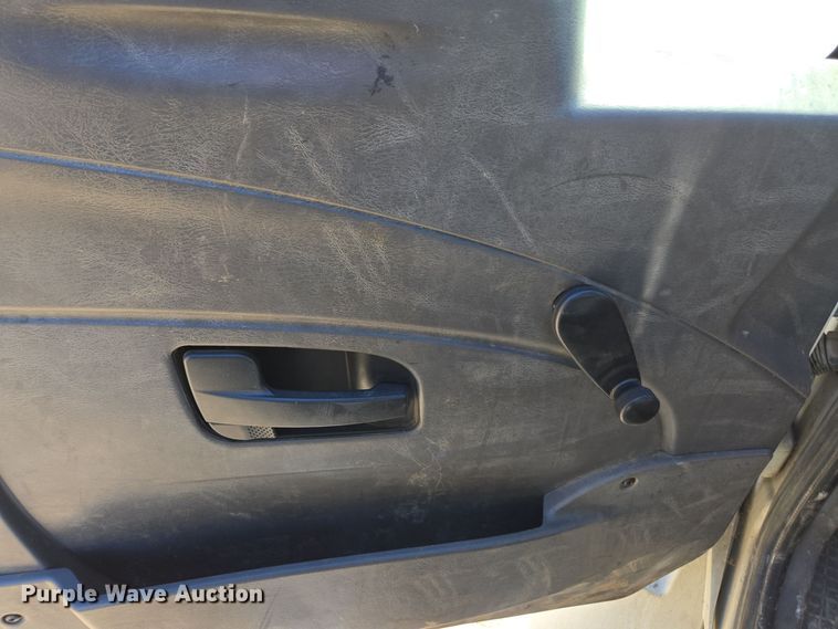 image for item EI4104 2010 International Durastar 4300 truck cab and chassis