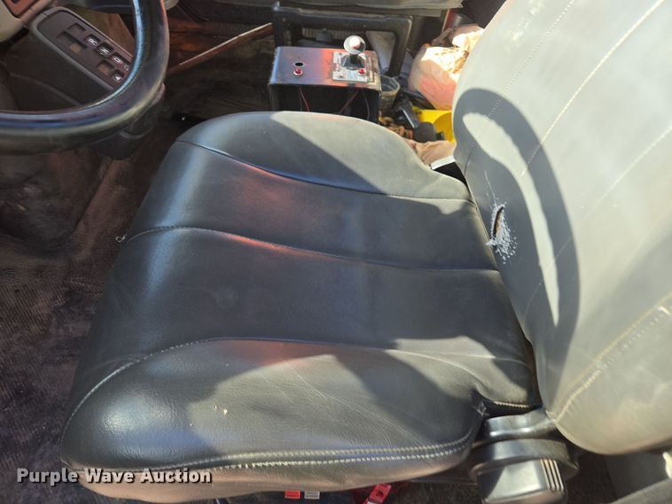 image for item EI4104 2010 International Durastar 4300 truck cab and chassis