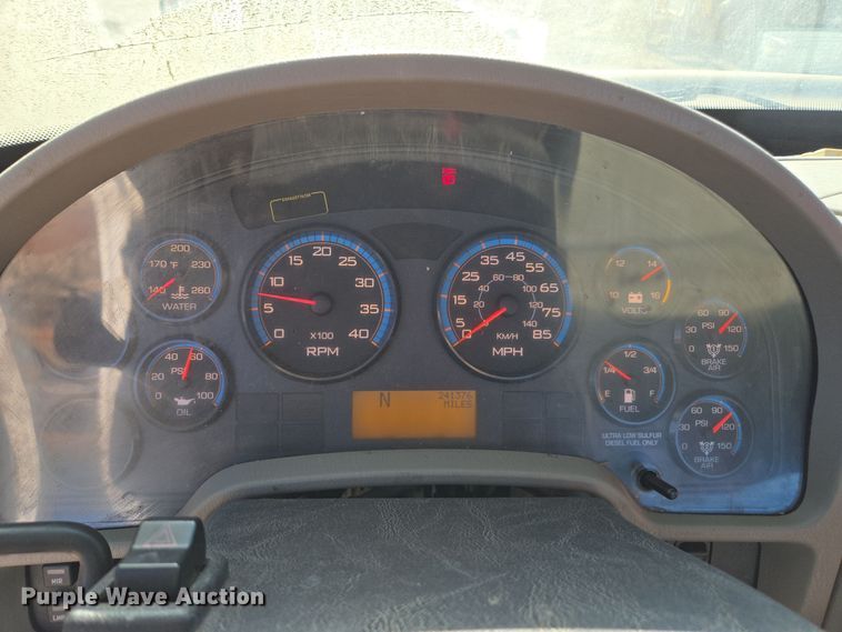 image for item EI4104 2010 International Durastar 4300 truck cab and chassis