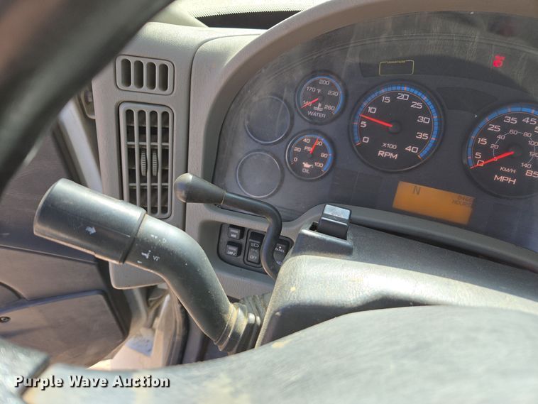 image for item EI4104 2010 International Durastar 4300 truck cab and chassis