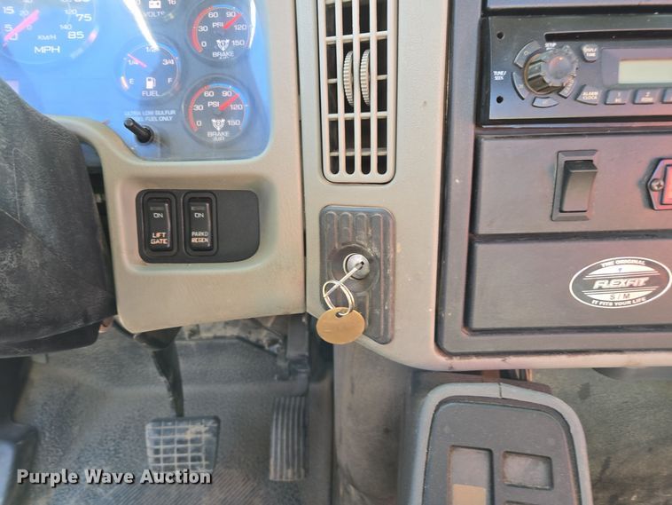 image for item EI4104 2010 International Durastar 4300 truck cab and chassis