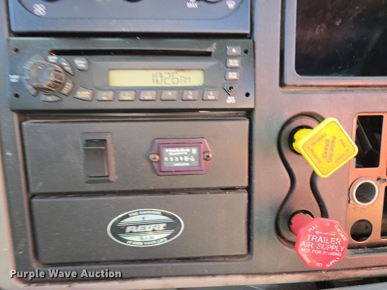 image for item EI4104 2010 International Durastar 4300 truck cab and chassis