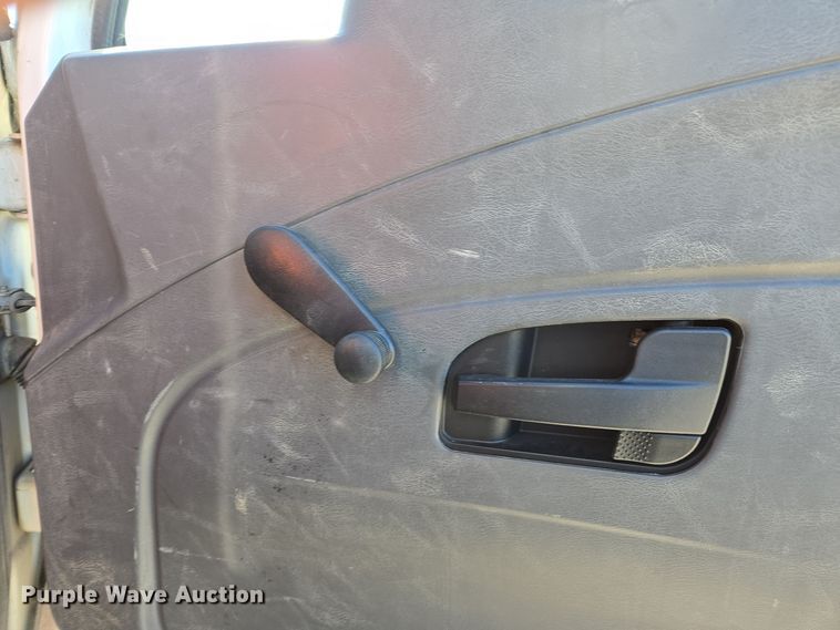 image for item EI4104 2010 International Durastar 4300 truck cab and chassis