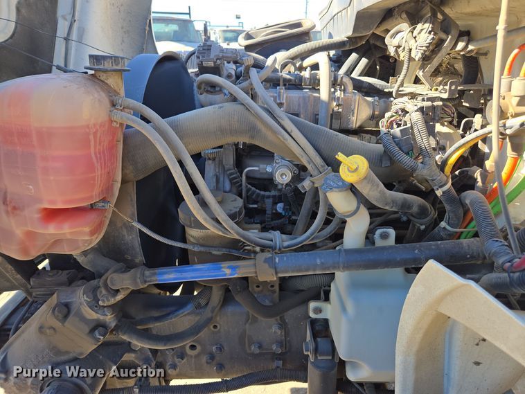 image for item EI4104 2010 International Durastar 4300 truck cab and chassis