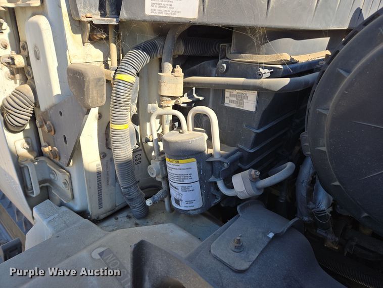 image for item EI4104 2010 International Durastar 4300 truck cab and chassis