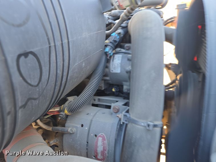 image for item EI4104 2010 International Durastar 4300 truck cab and chassis