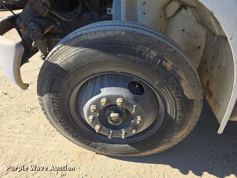 image for item EI4104 2010 International Durastar 4300 truck cab and chassis